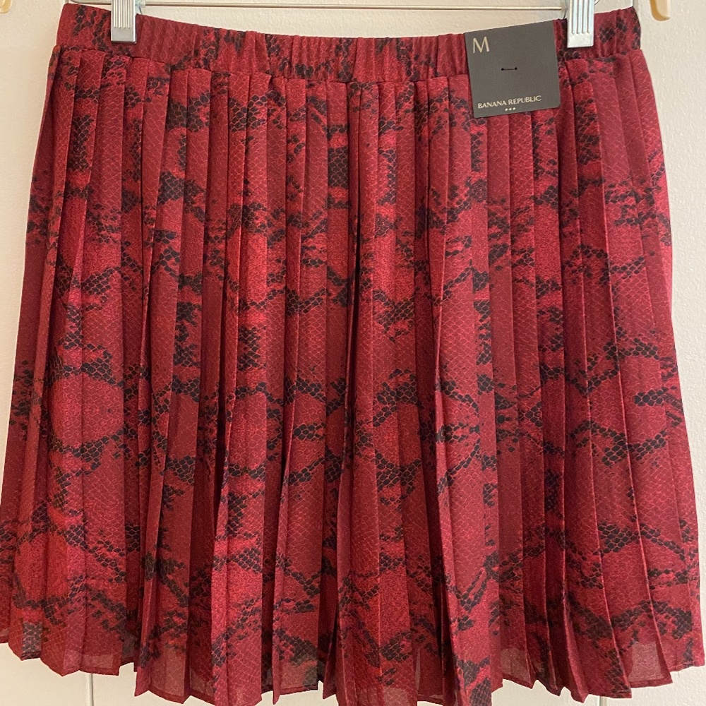 Red and Black Banana Republic Skirt